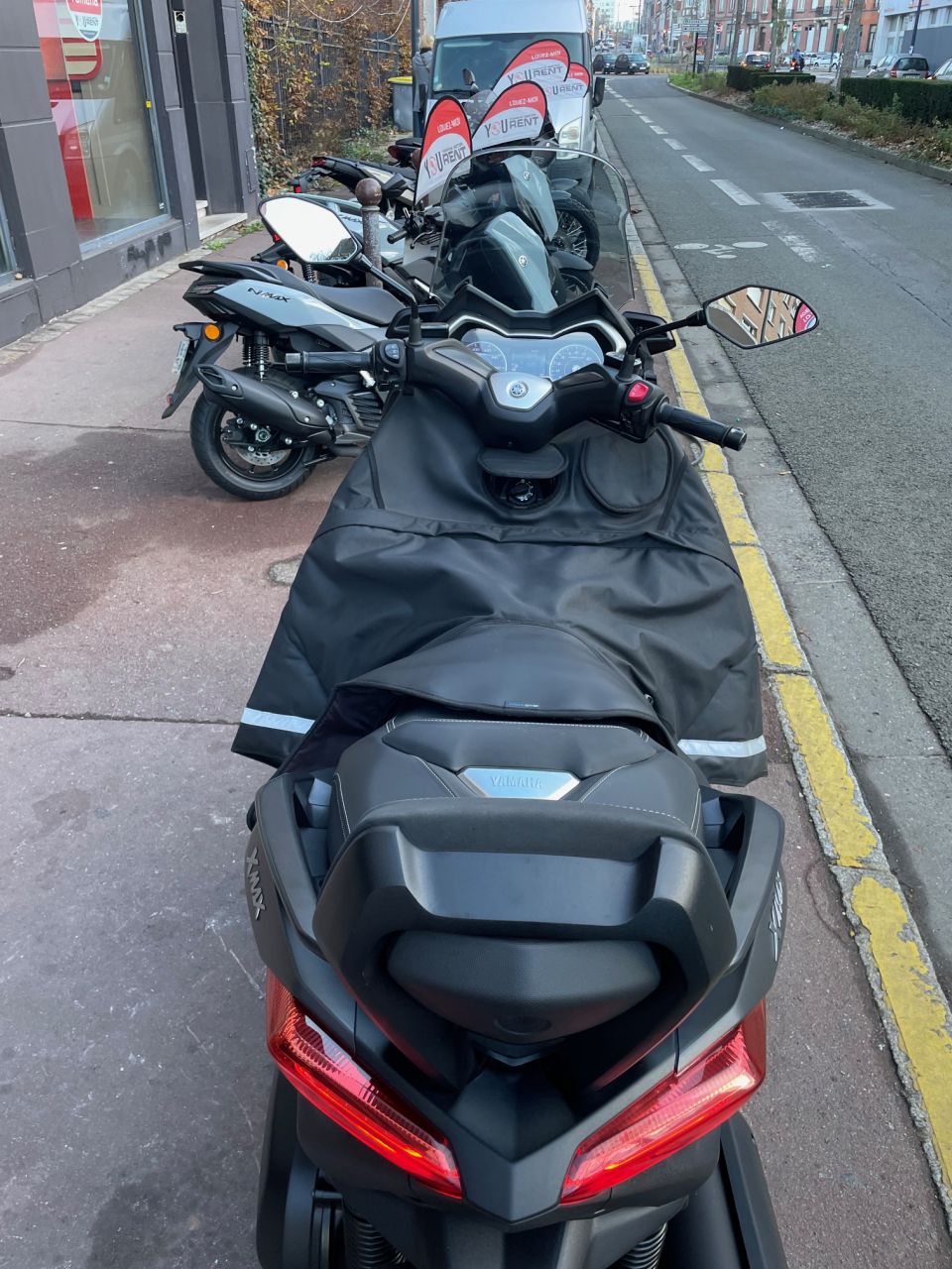 YAMAHA XMAX 125 4