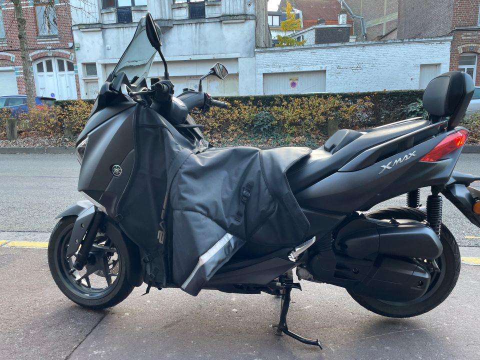 YAMAHA XMAX 125 4