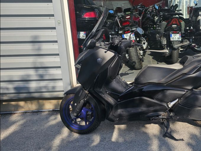 YAMAHA XMAX 300 4