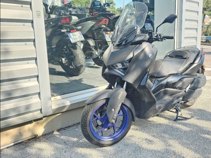 YAMAHA XMAX 300 4