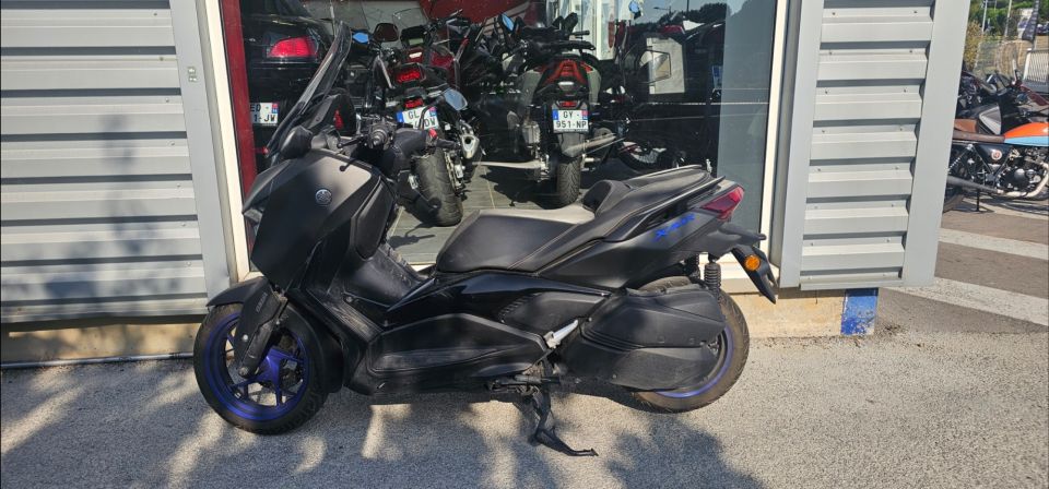 YAMAHA XMAX 300 4
