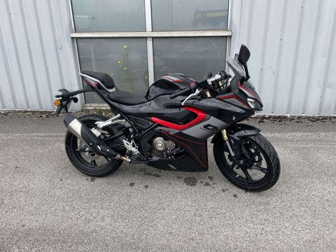 QJ MOTOR SRK 125 R 4