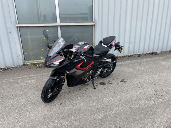 QJ MOTOR SRK 125 R 4