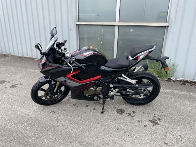 QJ MOTOR SRK 125 R 4