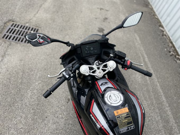 QJ MOTOR SRK 125 R 4