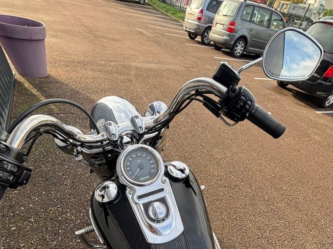 HARLEY-DAVIDSON DYNA SWITCHBACK 1690 4