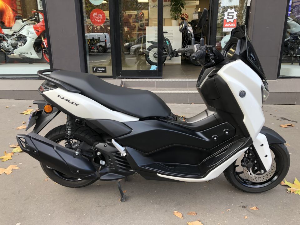 YAMAHA NMAX 125 4