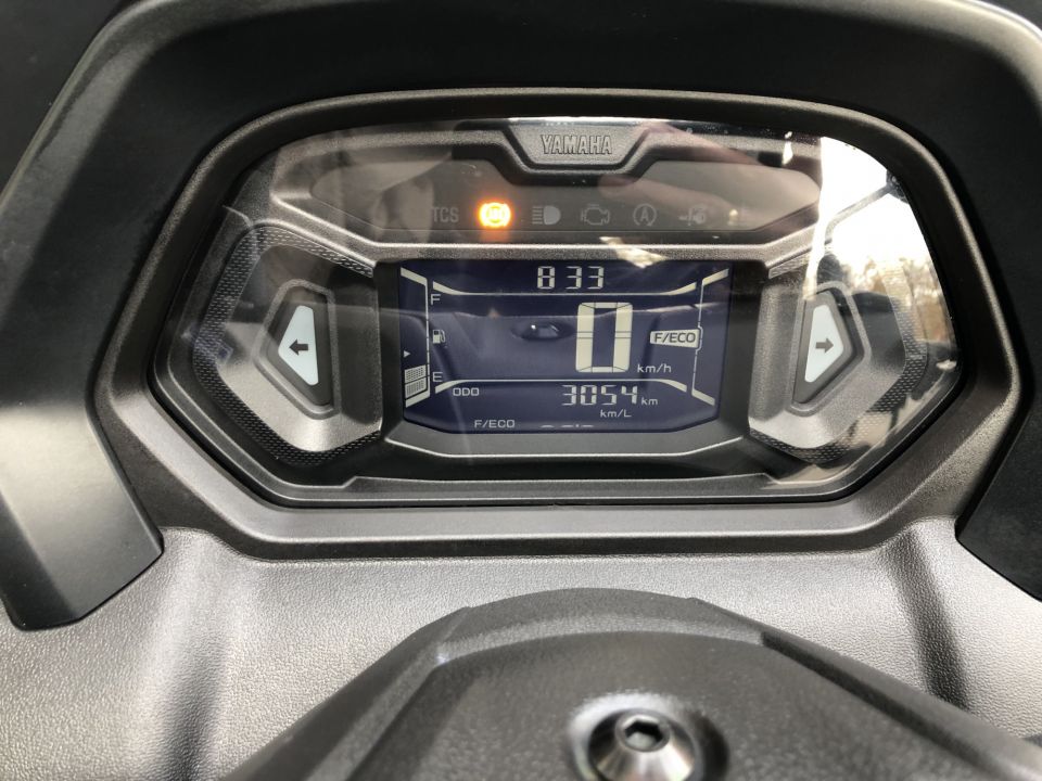 YAMAHA NMAX 125 4