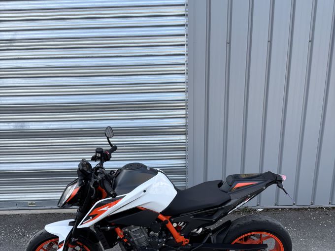 KTM 890 DUKE R 4