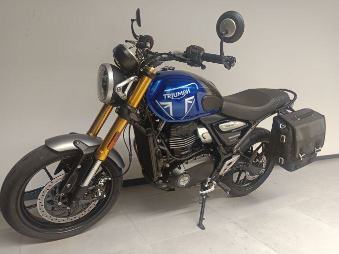 TRIUMPH SPEED 400 4