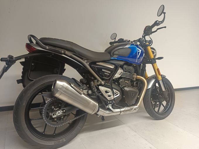 TRIUMPH SPEED 400 4
