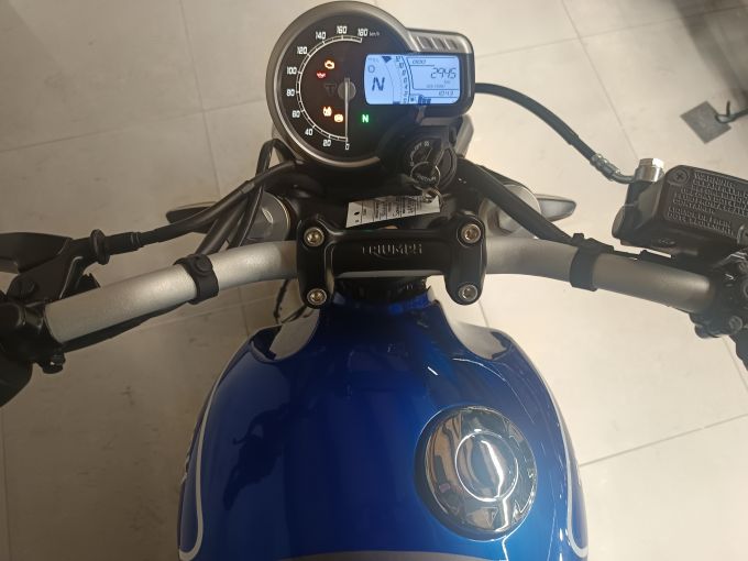 TRIUMPH SPEED 400 4
