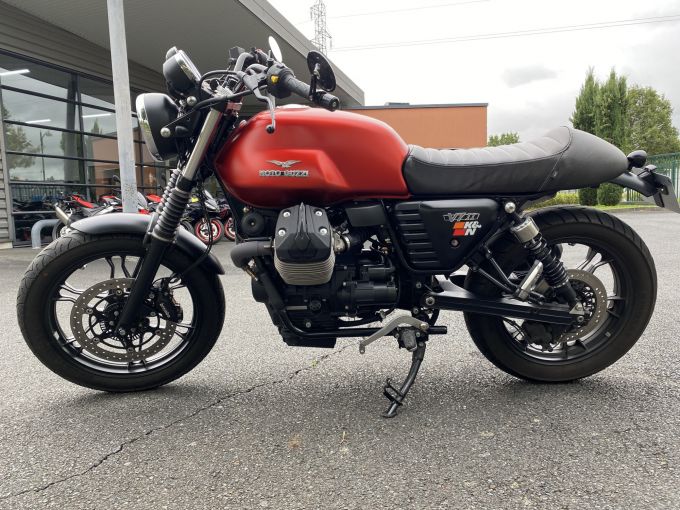 MOTO GUZZI V7 4