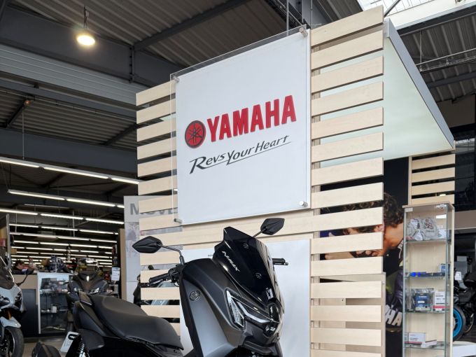 YAMAHA NMAX 125 4