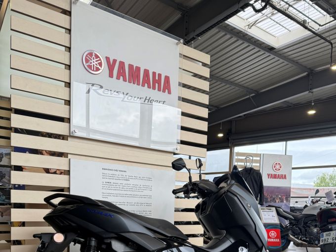 YAMAHA NMAX 125 4