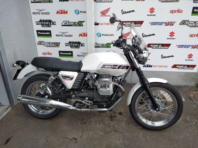 MOTO GUZZI V7 CLASSIC 4