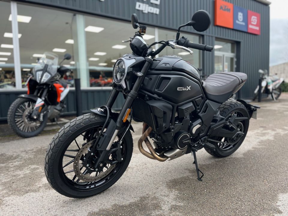 CF MOTO 700 CLX HERITAGE 4