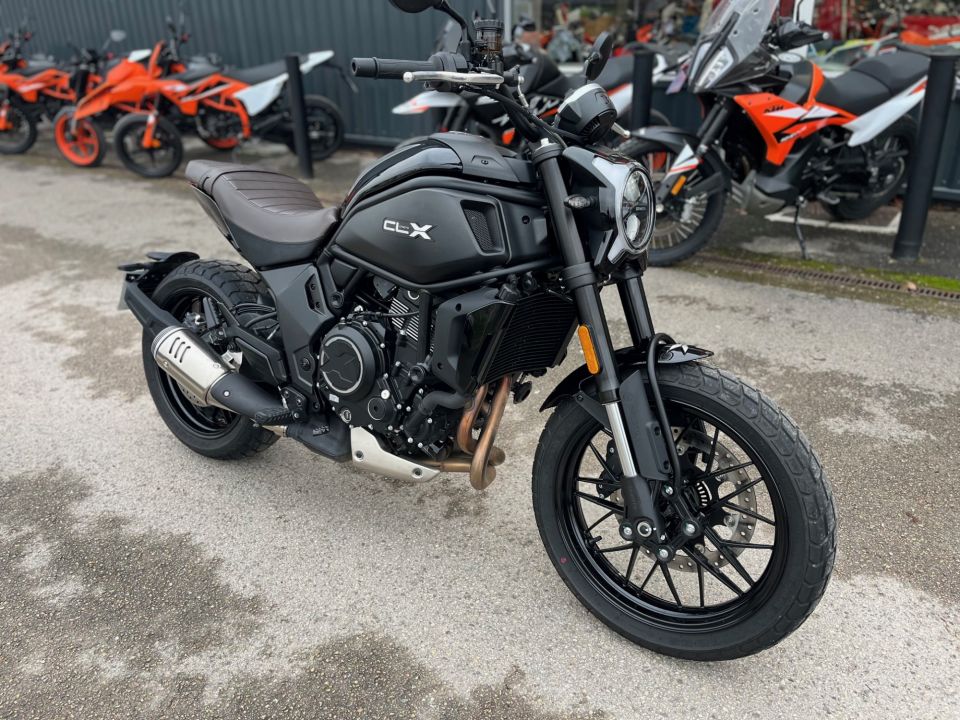 CF MOTO 700 CLX HERITAGE 4