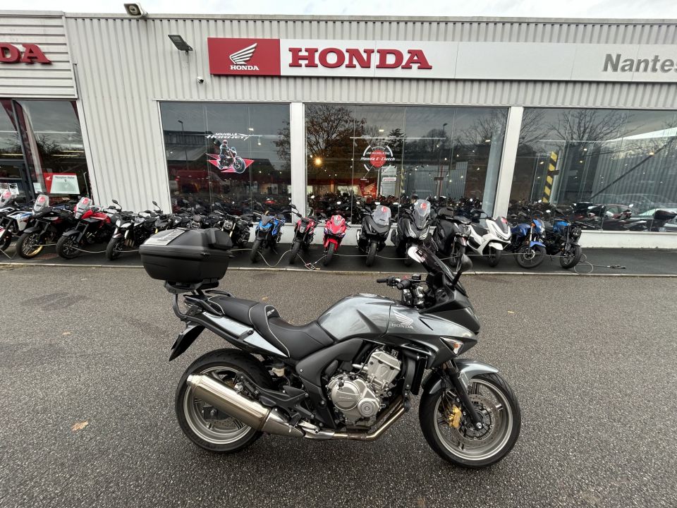 HONDA CBF600SA 4