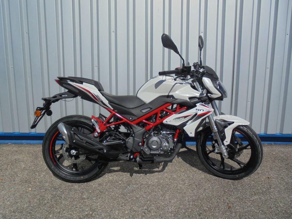 BENELLI BN125 4