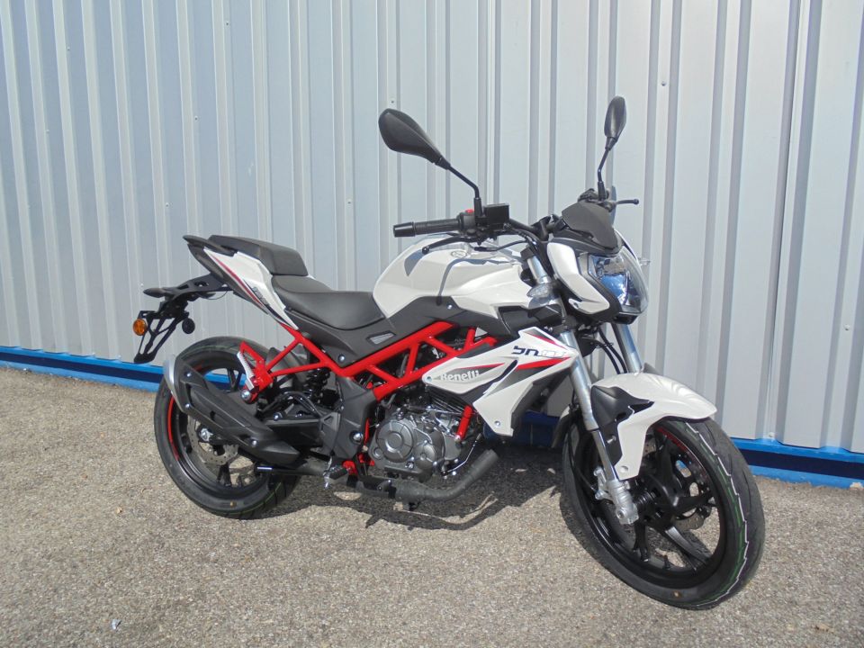 BENELLI BN125 4