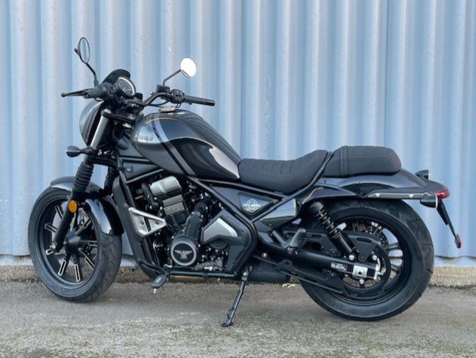 MOTO MORINI CALIBRO CUSTOM 700 4