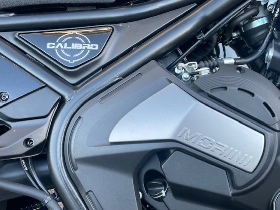 MOTO MORINI CALIBRO CUSTOM 700 4
