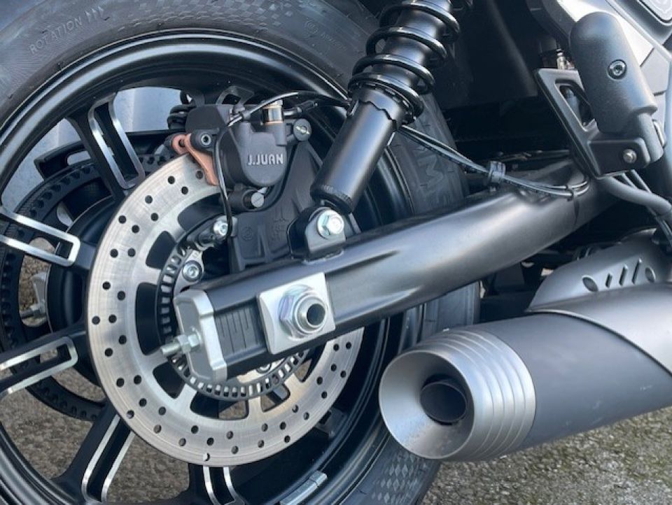 MOTO MORINI CALIBRO CUSTOM 700 4