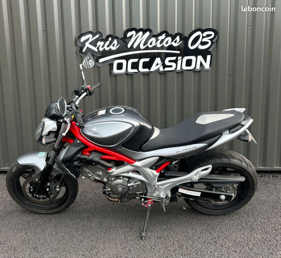 SUZUKI GLADIUS 650 ABS 4