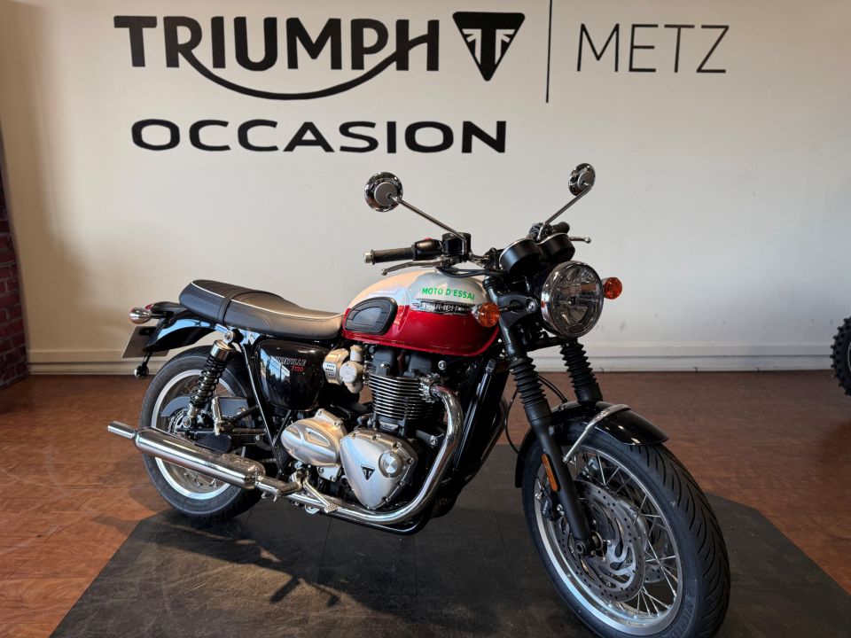 TRIUMPH BONNEVILLE T120 4