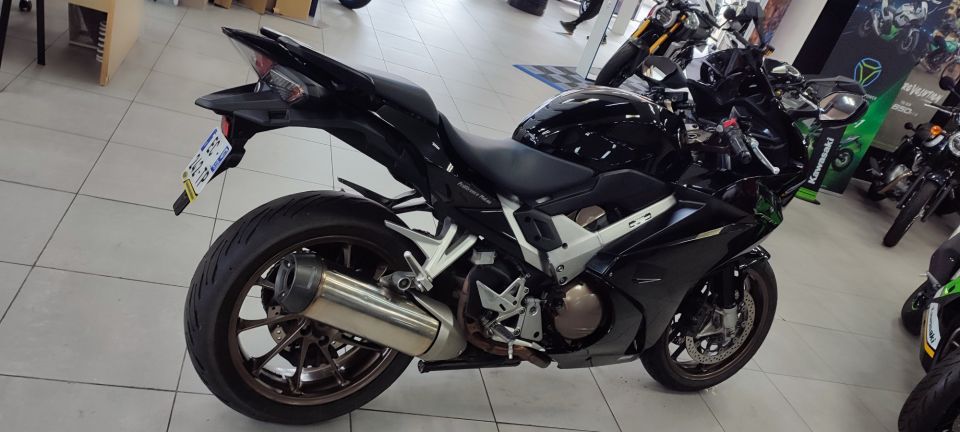 HONDA VFR 800 VTEC 4