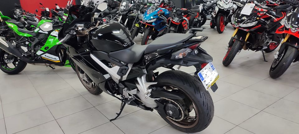 HONDA VFR 800 VTEC 4