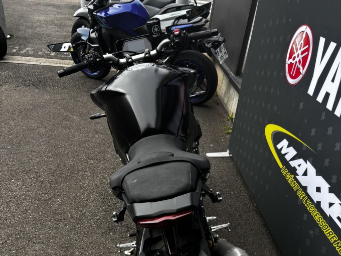 YAMAHA MT-10 4