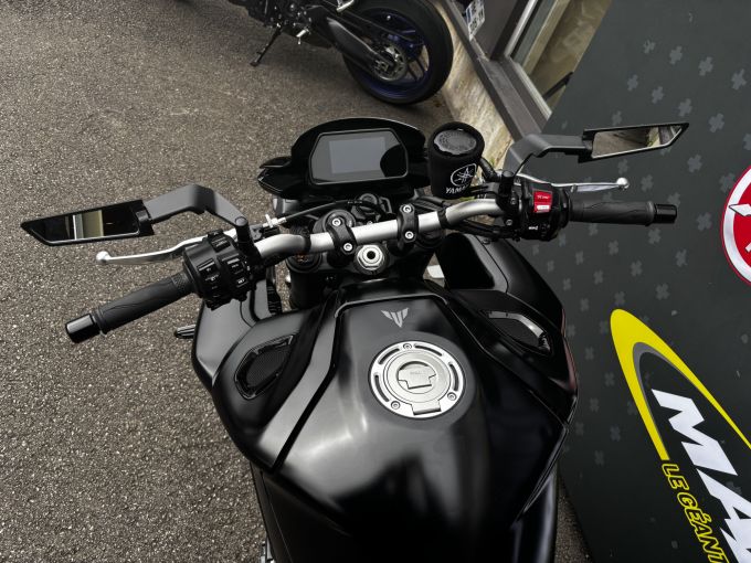 YAMAHA MT-10 4