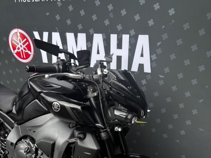 YAMAHA MT-10 4