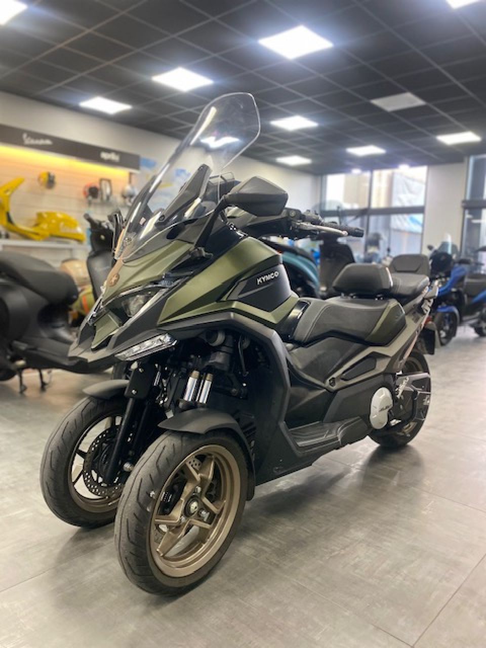 KYMCO CV3 550 4