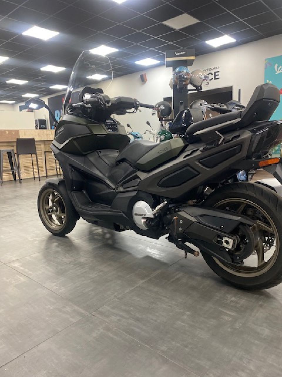 KYMCO CV3 550 4