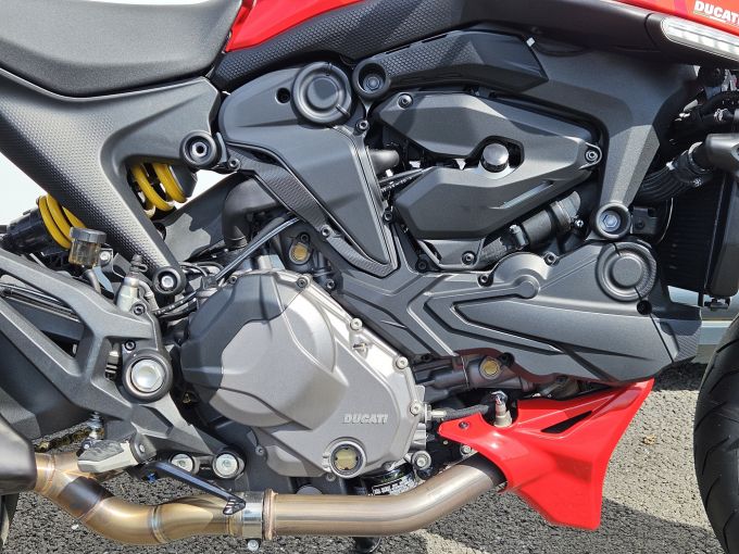 DUCATI MONSTER 937 PLUS 4