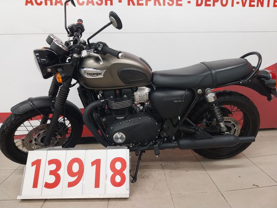 TRIUMPH BONNEVILLE T100 4