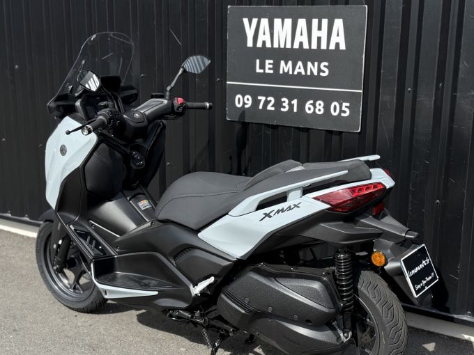 YAMAHA XMAX 300 TECH MAX + 4