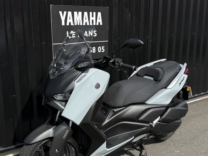 YAMAHA XMAX 300 TECH MAX + 4