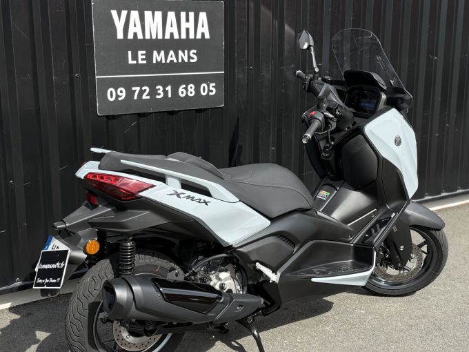 YAMAHA XMAX 300 TECH MAX + 4