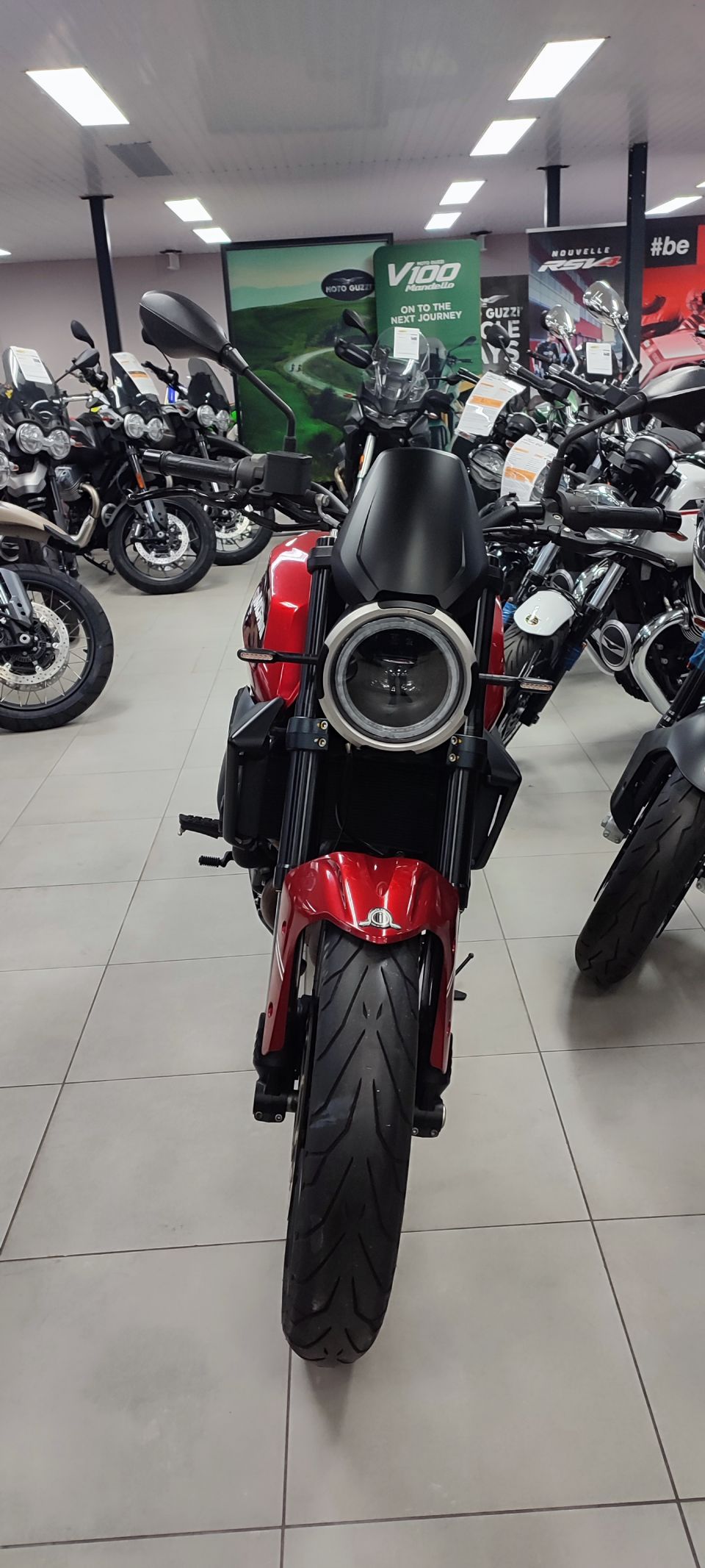 MOTO MORINI SEIEMMEZZO STR 650 4