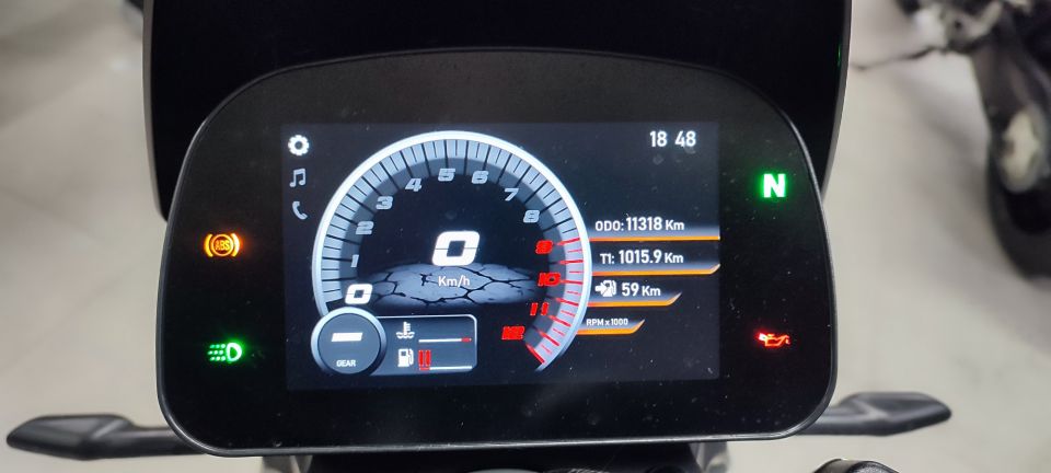 MOTO MORINI SEIEMMEZZO STR 650 4