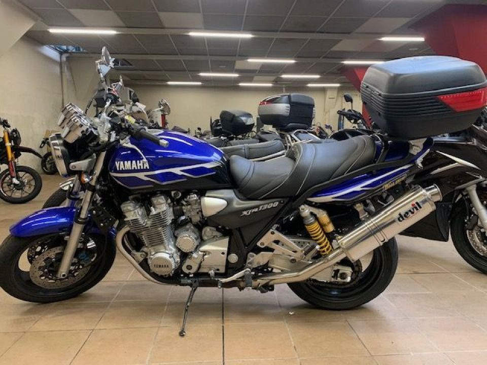 YAMAHA XJR 1300 SP 4