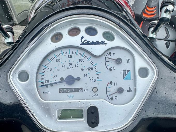 VESPA GRANTURISMO 200 4