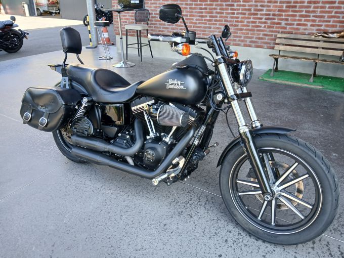 HARLEY-DAVIDSON DYNA STREET BOB 1690 4