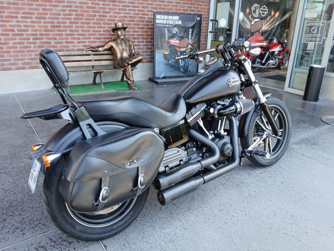 HARLEY-DAVIDSON DYNA STREET BOB 1690 4