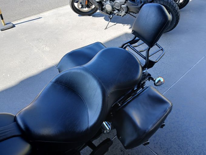 HARLEY-DAVIDSON DYNA STREET BOB 1690 4
