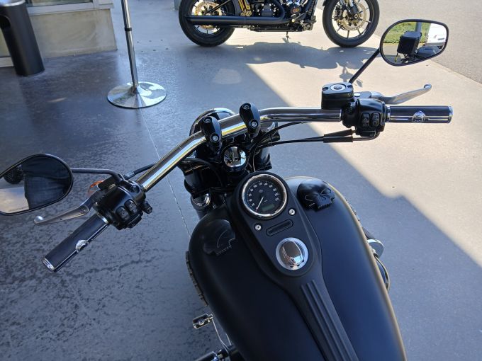 HARLEY-DAVIDSON DYNA STREET BOB 1690 4